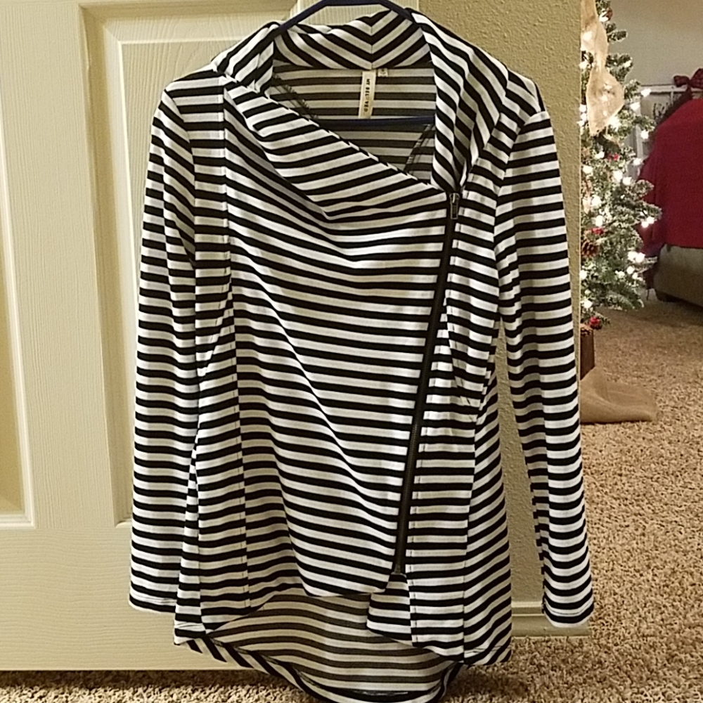 Lightweight jacket/top